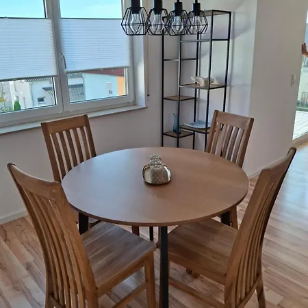 Schoene Mit Balkon شقة *