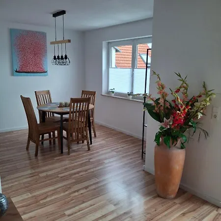 Schoene Mit Balkon *