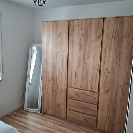 아파트 Schoene Mit Balkon