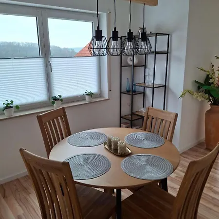아파트 Schoene Mit Balkon *